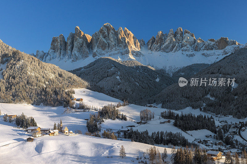 Val di Funes, St. John's Church Panorama - Villnöss, southtirol